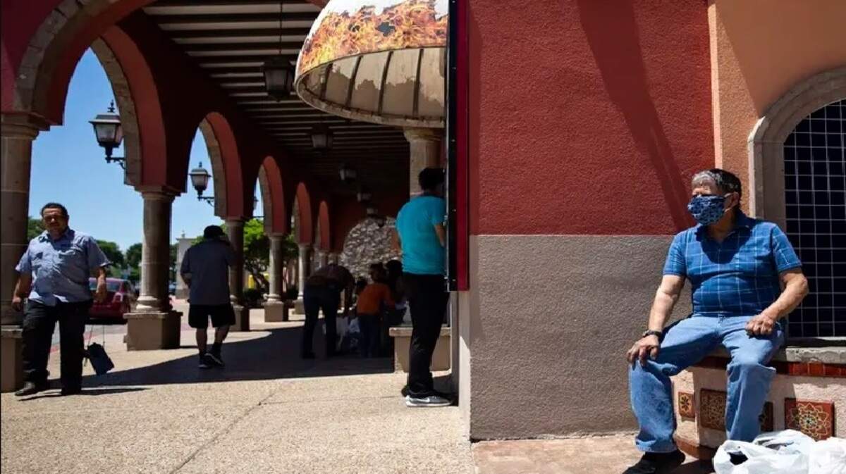 Customers visited La Gran Plaza in Fort Worth on May 1, the first day shopping malls, restaurants, retail outlets and movie theaters were allowed to reopen.