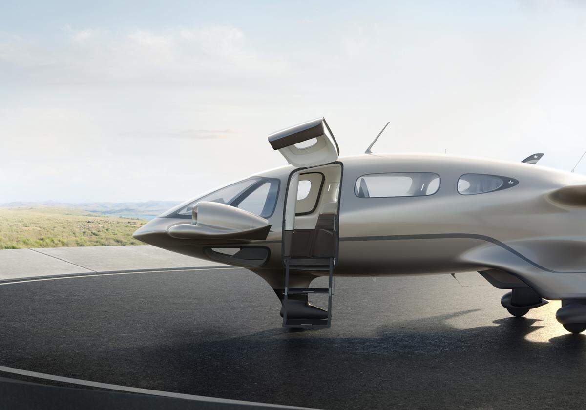 Munich-based Lilium partnered with Texas-based EMCJet to broker the first private sale of an eVTOL in Texas.