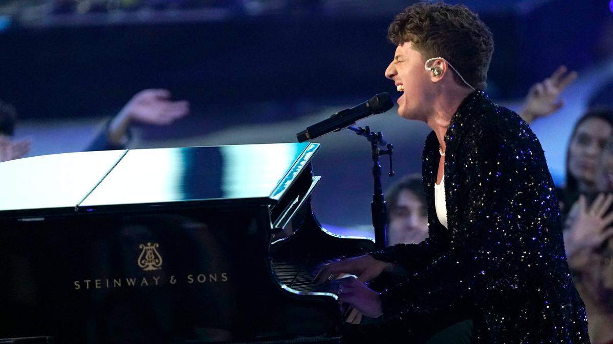 During an Oct. 29 concert, (not the performance pictured) Charlie Puth paid tribute to actor Matthew Perry. (AP Photo/Chris Pizzello)