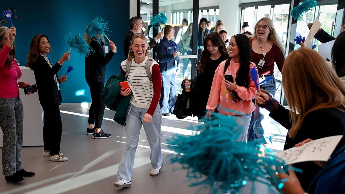 Faculty and staff greet the first in-person class of the new College of Nursing School at University of North Texas Health Science Center on Monday, Jan. 13, 2025, in Fort Worth. The nursing school was established in 2023 to address the nursing shortage in Texas.