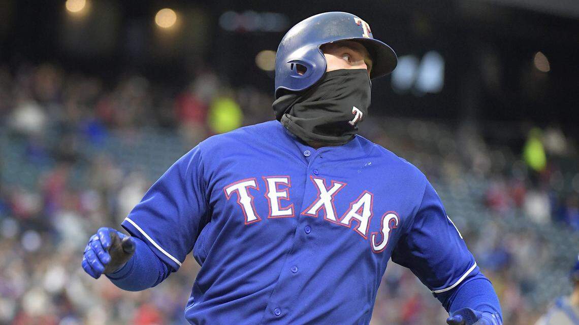 Joey Gallo, who grew up in sunny Las Vegas, wasn't very keen on the cold temperatures Saturday night.