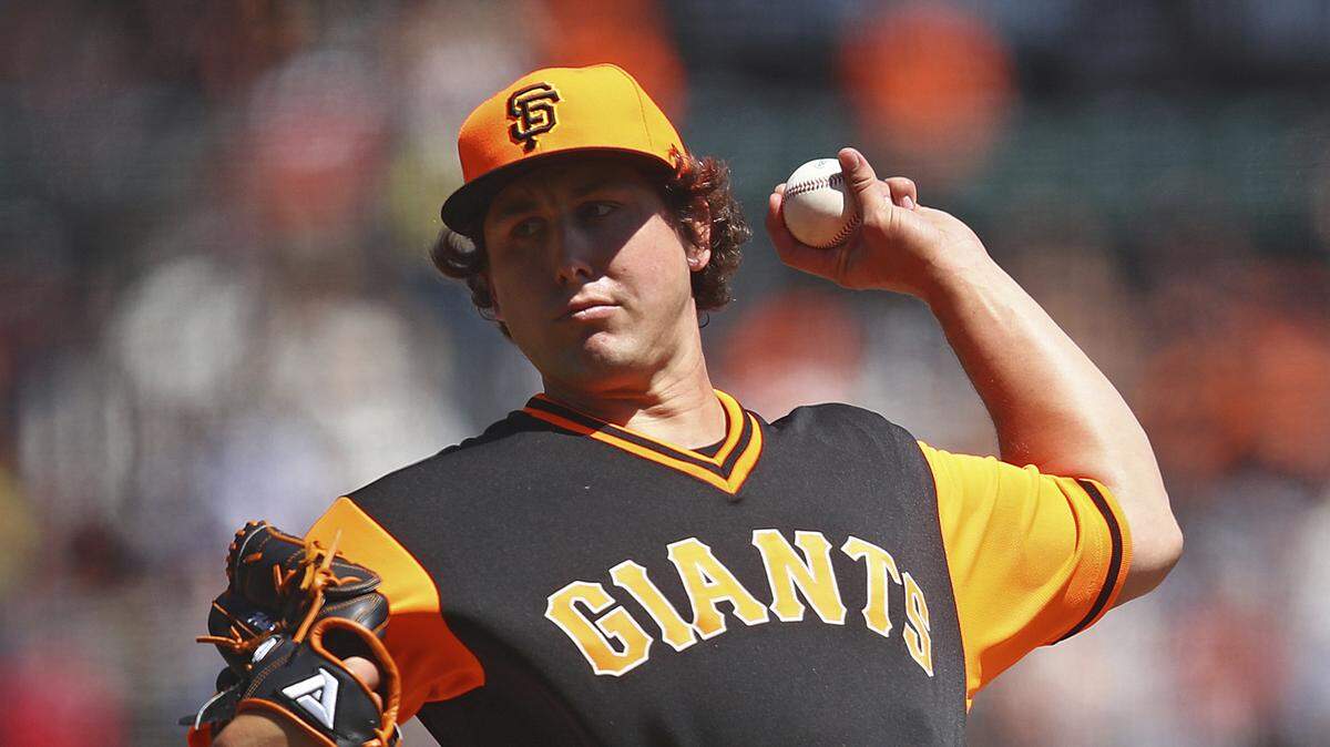 Derek Holland will return to the Giants in 2019 after resurrecting his career in San Francisco in 2018. The Rangers showed some interest in him.