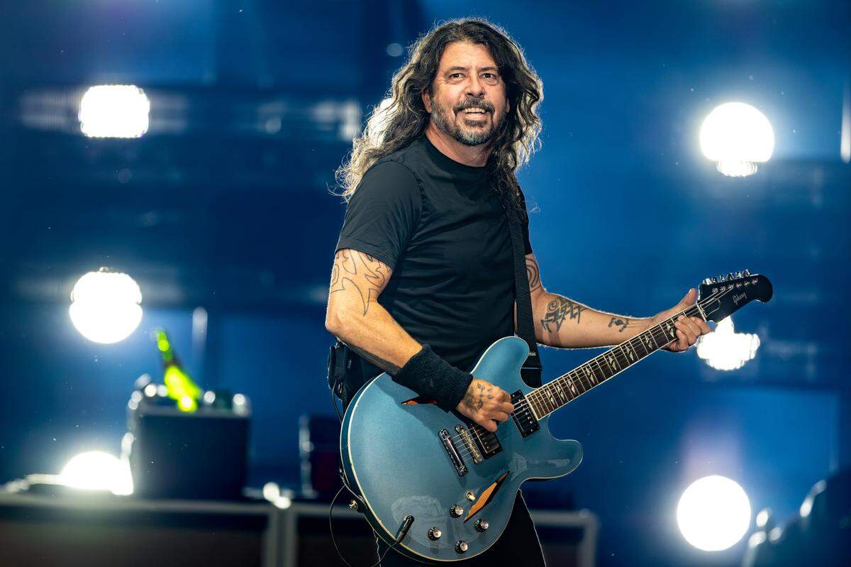 Dave Grohl smiles at the crowd at the Foo Fighters show at Dos Equis Pavilion in Dallas Wednesday, May 1, 2024.