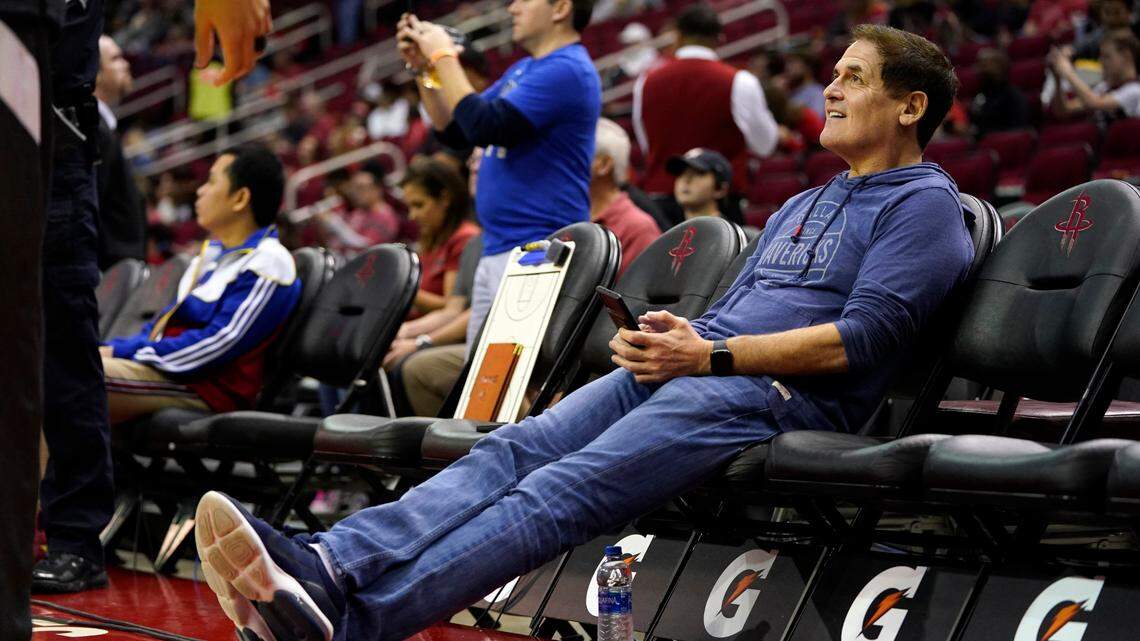 Dallas Mavericks owner Mark Cuban got into a Twitter spat after U.S. Sen. Ted Cruz replied to a Cuban tweet without tagging Cuban, which prompted Cuban to call him out for it.