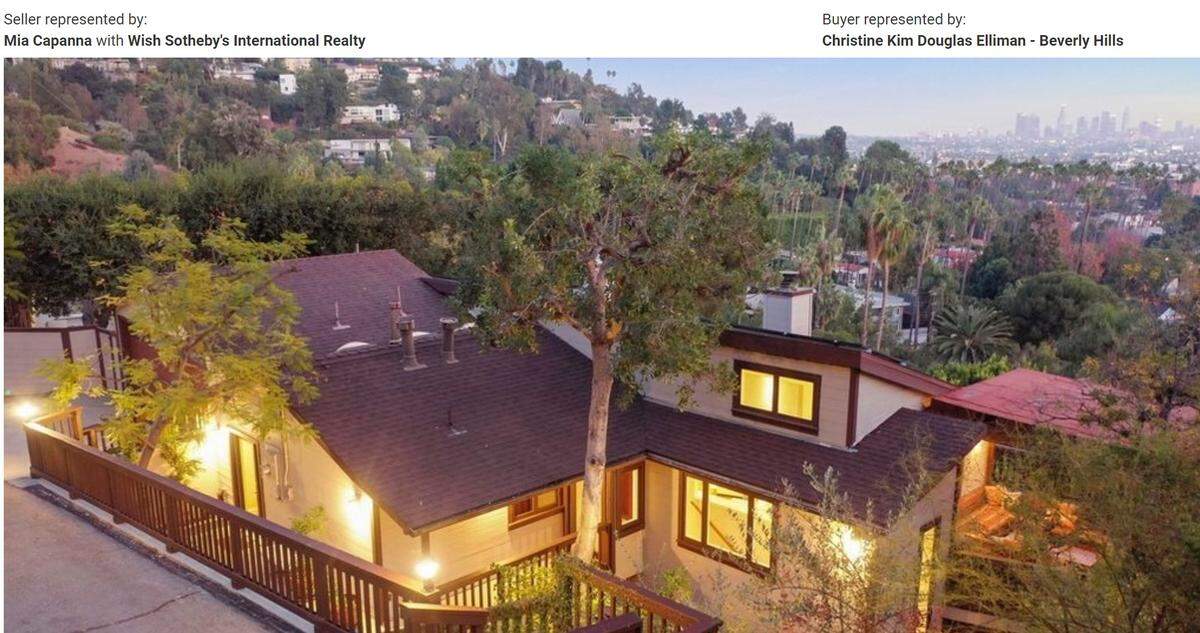 House in the hills with a view of the downtown Los Angeles skyline
