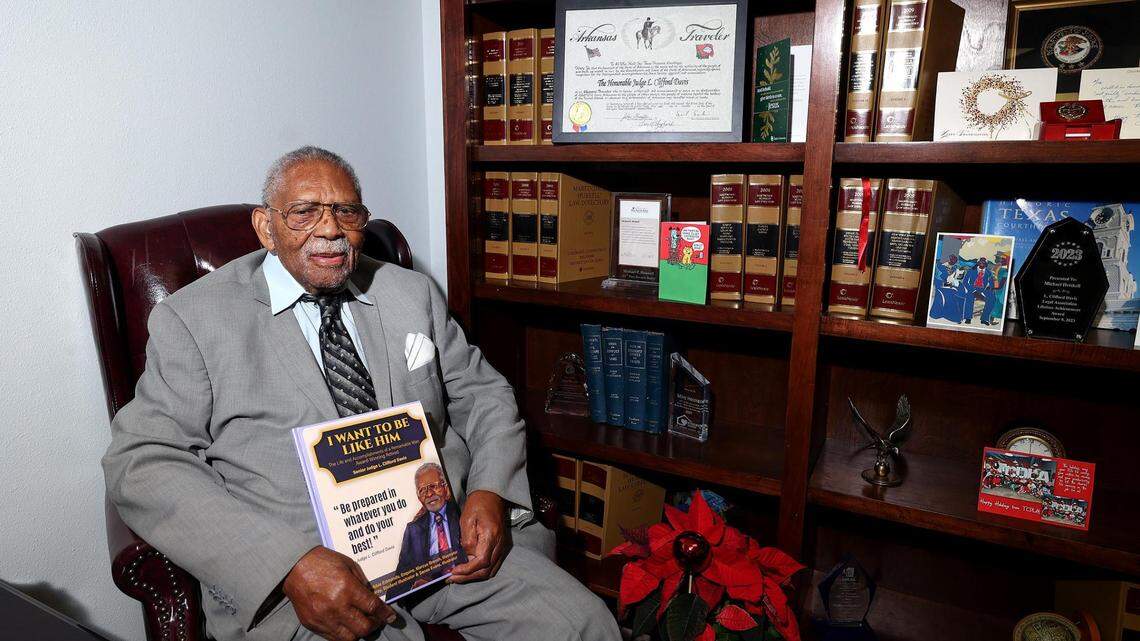 ‘A giant in the struggle for justice’: Fort Worth judge L. Clifford Davis has died at 100