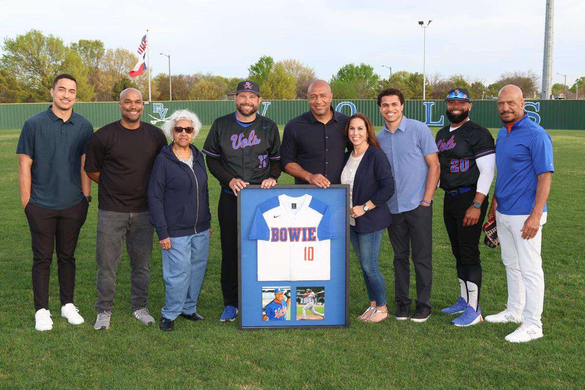 The Arlington Bowie baseball program honors alumni and former MLB player Vernon Wells at Bowie High School in Arlington on Friday, March 28, 2025.