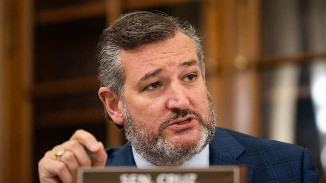 Las fuerzas miliares de EEUU dieron de baja a miles por la vacuna contra el COVID. Ted Cruz no quiere que pase otra vez | Opinión