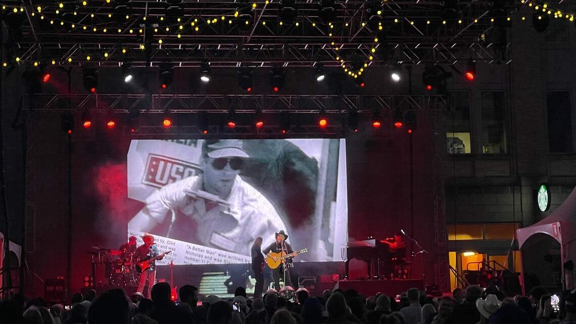 In duel of Fort Worth arts festivities, Clint Black wins attention on opening night