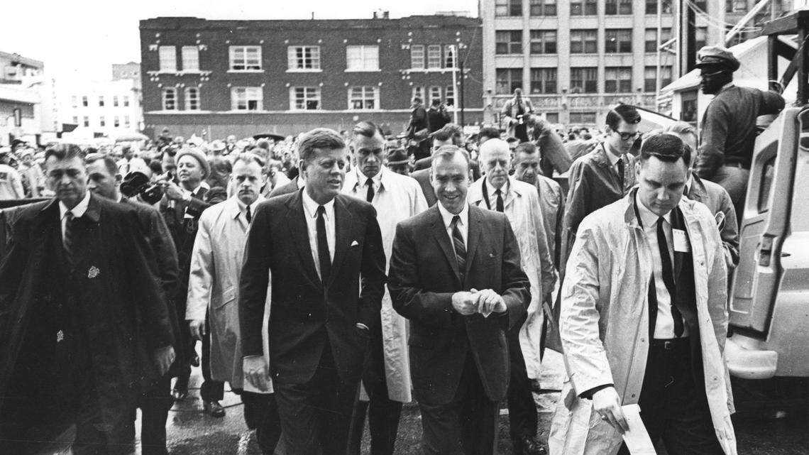 Star-Telegram reporter and columnist who covered JFK’s Fort Worth visit has died