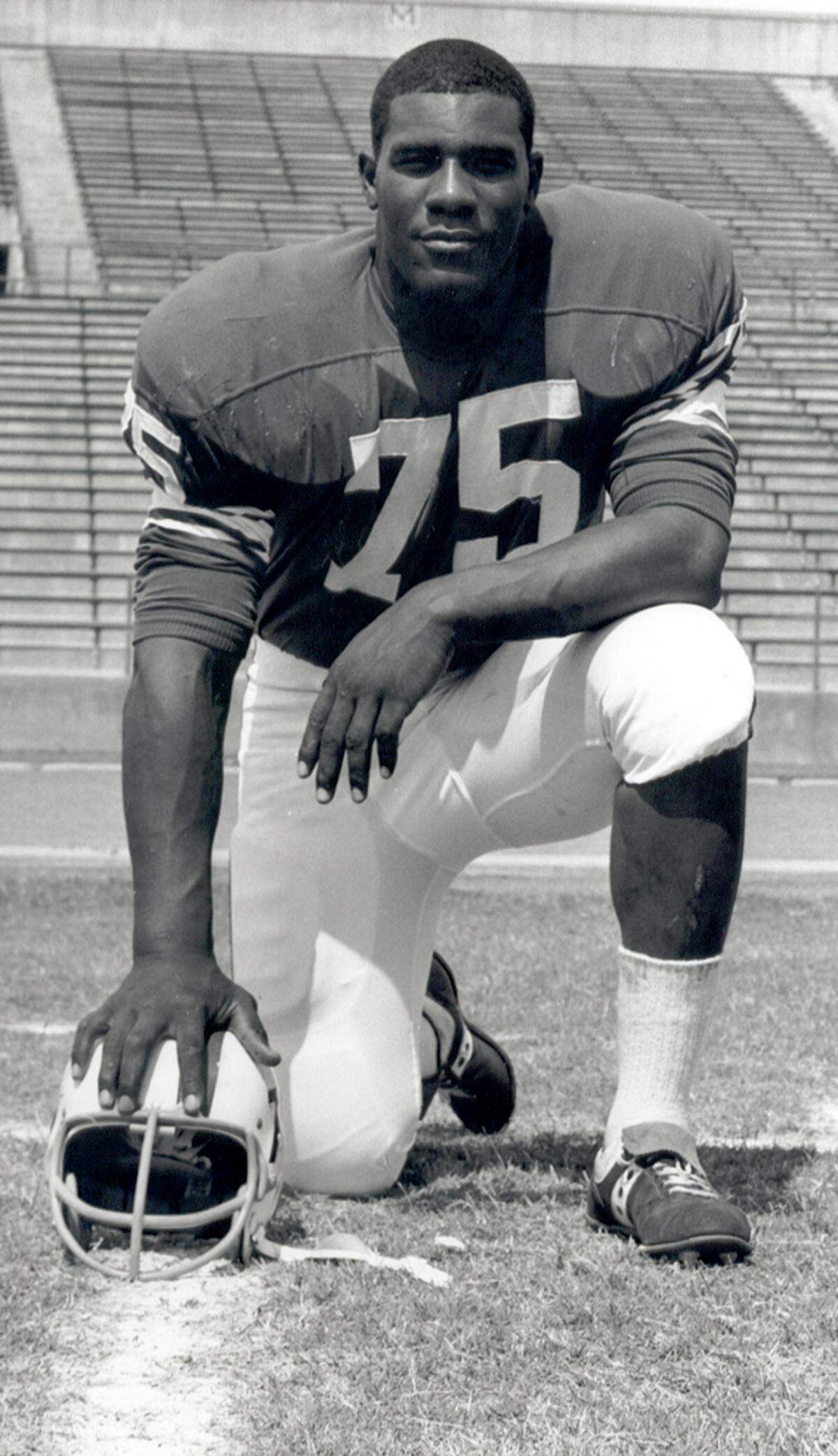 North Texas will unveil a statue of its greatest player Saturday, Hall of Famer Joe Greene, who because of his affiliation with UNT did he become one of the most recognized names in American sport’s history: Mean Joe Greene.