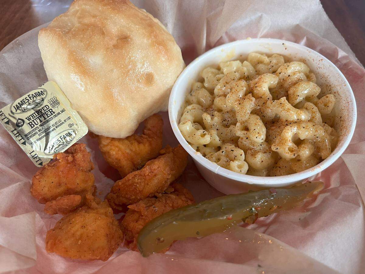 The four-piece tender meal with a side of mac and cheese at Mary Sue’s in Arlington.