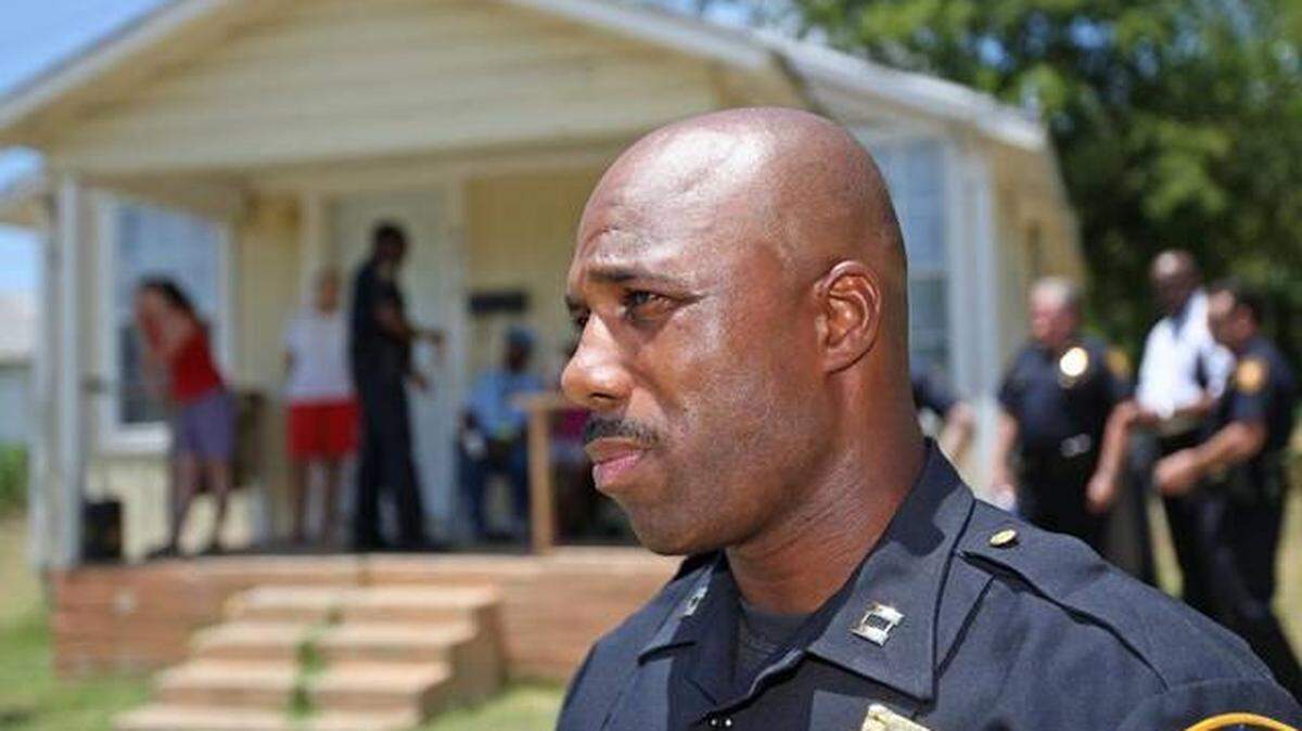 Fort Worth police captain Abdul Pridgen was named police chief in Seaside, Calif.