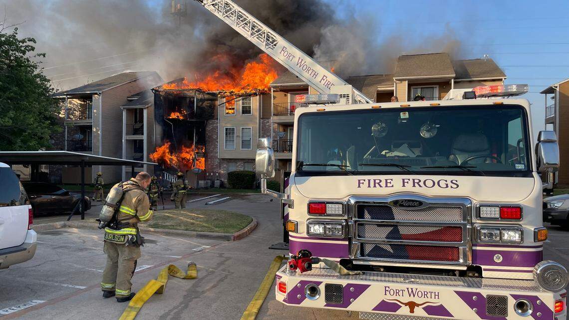 An apartment fire broke out around 7 p.m. in the 6000 block of Ridgecrest Way in Fort Worth.