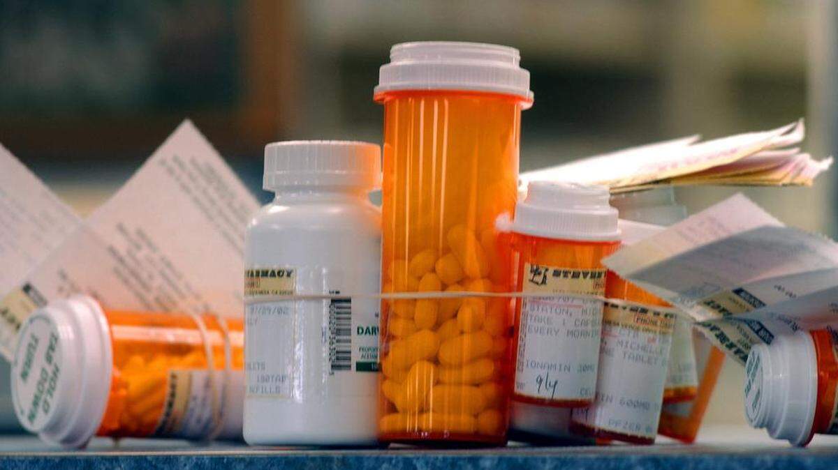 Arlington physician Clinton Battle at times approved prescriptions for controlled substances without conducting exams, a U.S. District Court jury found on Wednesday.
