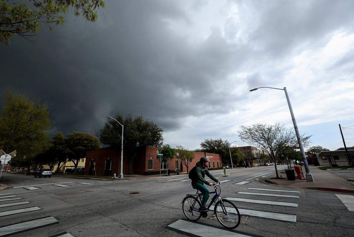 Storm clouds roll into Fort Worth on Thursday, March 16, 2023. A tornado warning has been announced until 5 p.m. Thursday for parts of Tarrant County, including downtown Fort Worth.