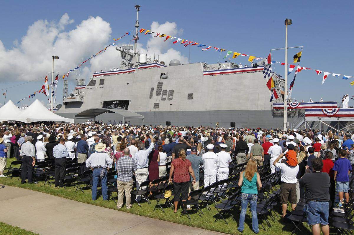 A large crowd was on hand for the commissioning ceremony of the USS Fort Worth in Galveston, Texas on Saturday September 22, 2012. (Star-Telegram/Ron T. Ennis)