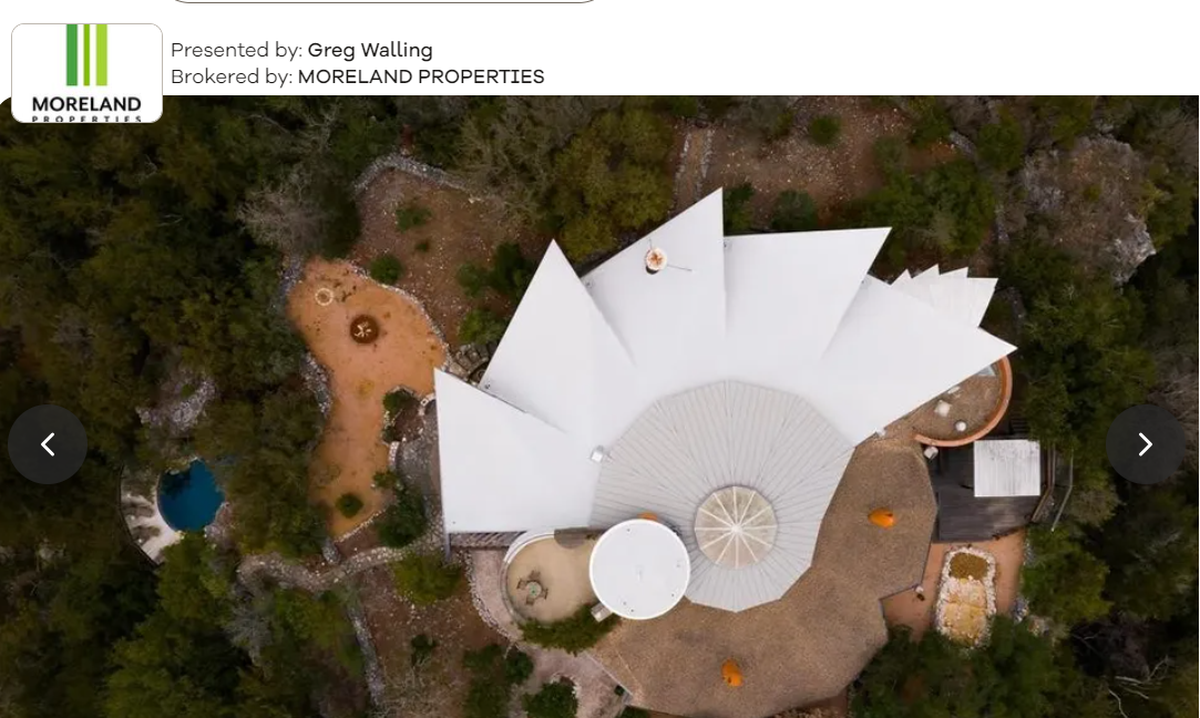 Roof of the unique house