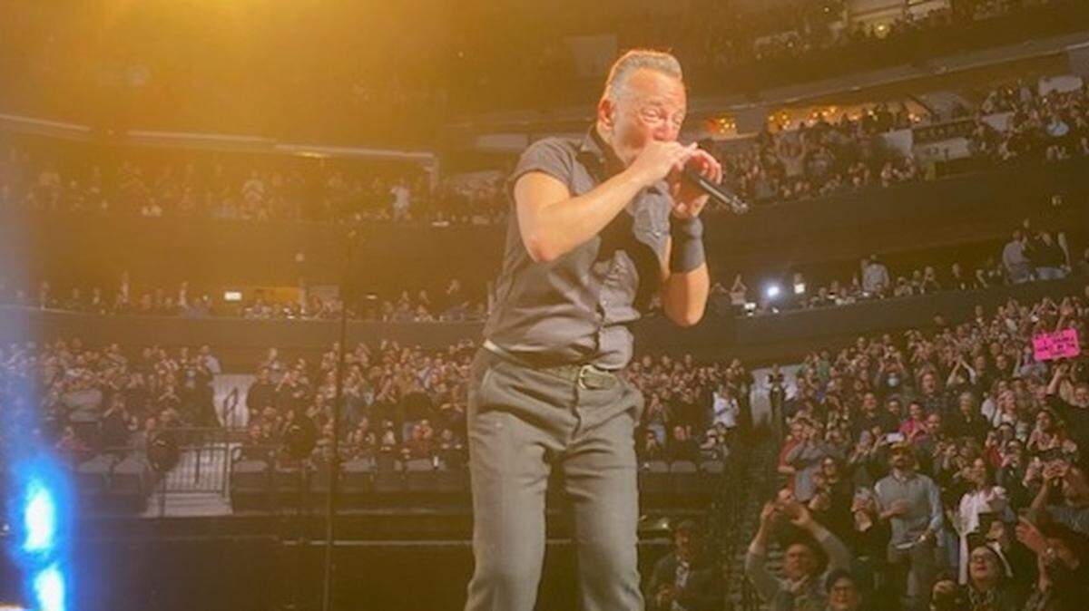 Bruce Springsteen, 73, proved once again why he’s considered one of rock and roll’s great live performers during a nearly three-hour, 27-song concert Friday at American Airlines Center in Dallas.