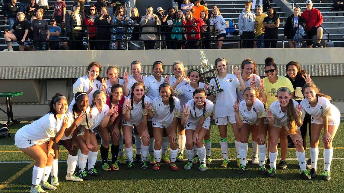 Arlington, Burleson girls; Castleberry, Trinity, Heights boys end quarterfinal droughts