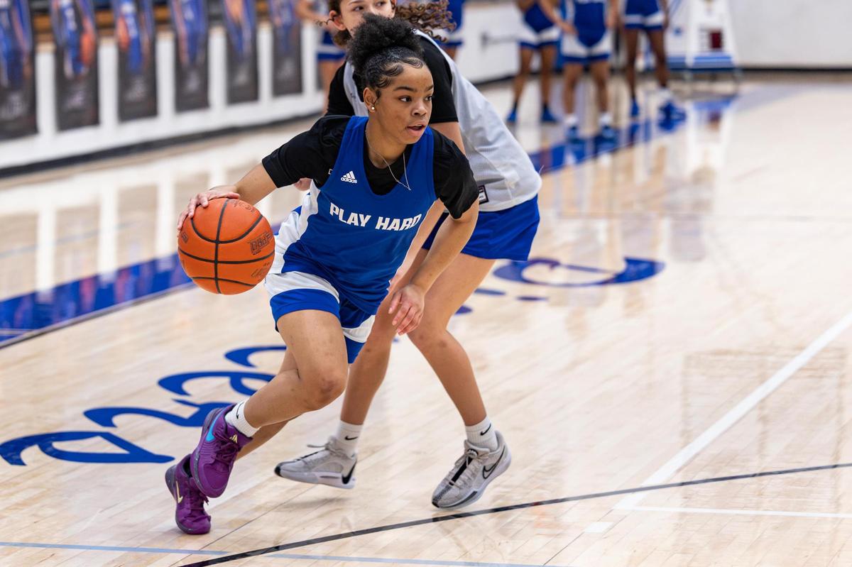 Boswell sophomore Sydney Durrah (5) drives to the basket during a scrimmage in practice at the Boswell High School gymnasium in Fort Worth on Wednesday, Jan. 29, 2025.