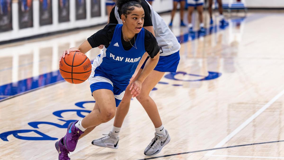 Boswell sophomore Sydney Durrah (5) drives to the basket during a scrimmage in practice at the Boswell High School gymnasium in Fort Worth on Wednesday, Jan. 29, 2025.