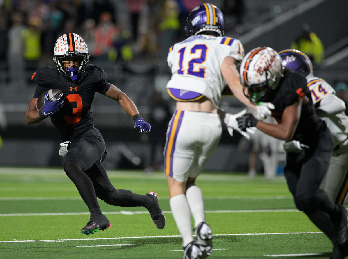 Haltom running back Keenan Jackson (3) runs towards defenders during a UIL bi-district playoff football game against Richardson at Birdville ISD FA/AC in North Richland Hills, Texas on Friday, Nov. 15, 2024.