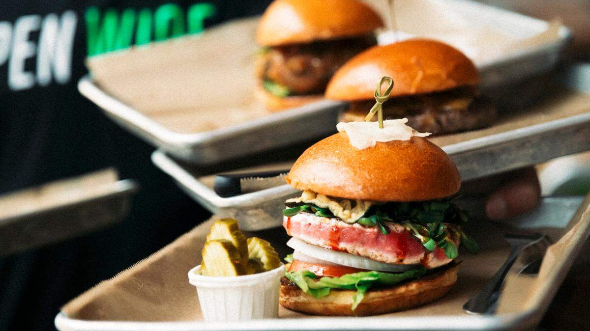 A Hopdoddy Burger Bar is opening in Alliance Town Center on Jan. 17.