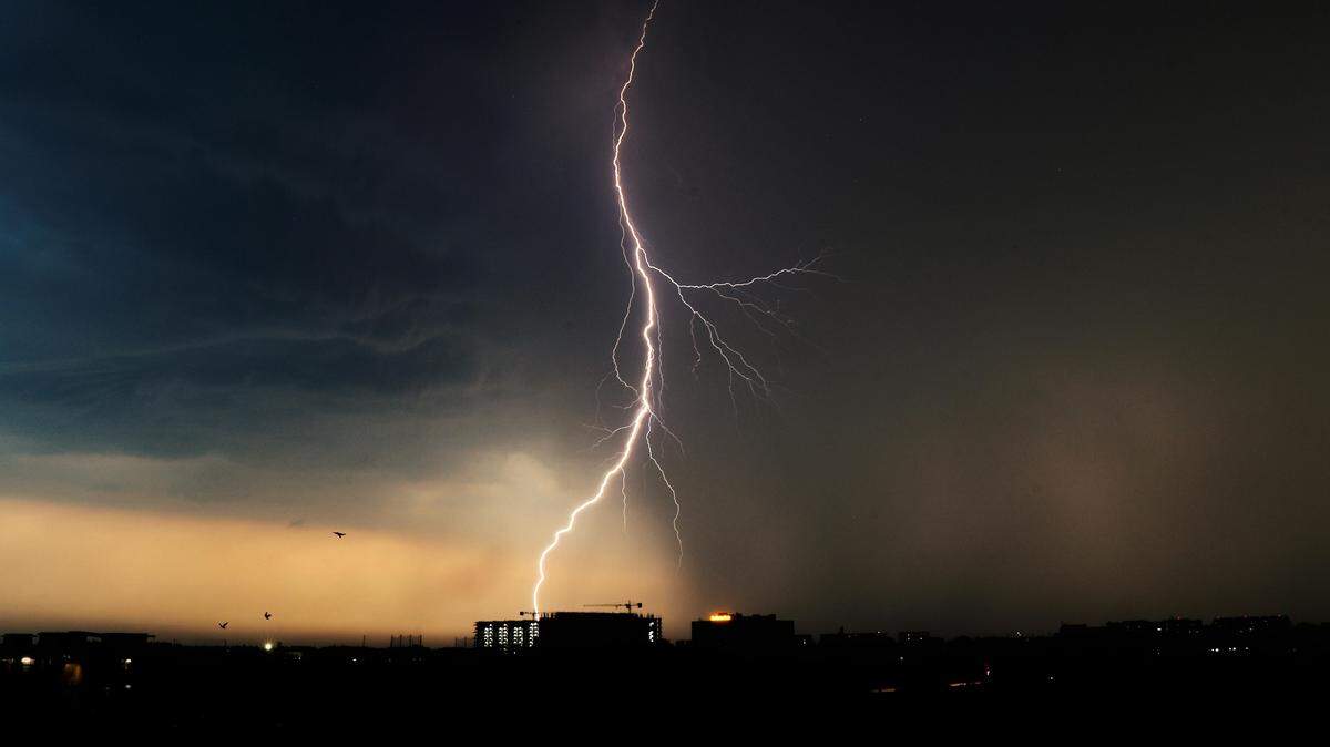 Thunderstorms and lightning