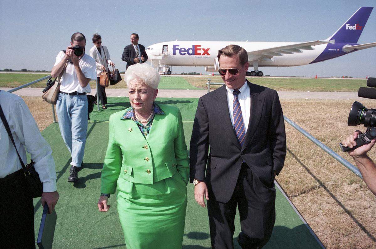 Oct. 4, 1994: FedEx broke ground on a $300 million sorting hub at Alliance Airport that is expected to open in 1997 and employ about 600 workers. Texas Gov. Ann Richards and Alliance Airport developer Ross Perot Jr. are pictured at the event with a FedEx plane in the background.