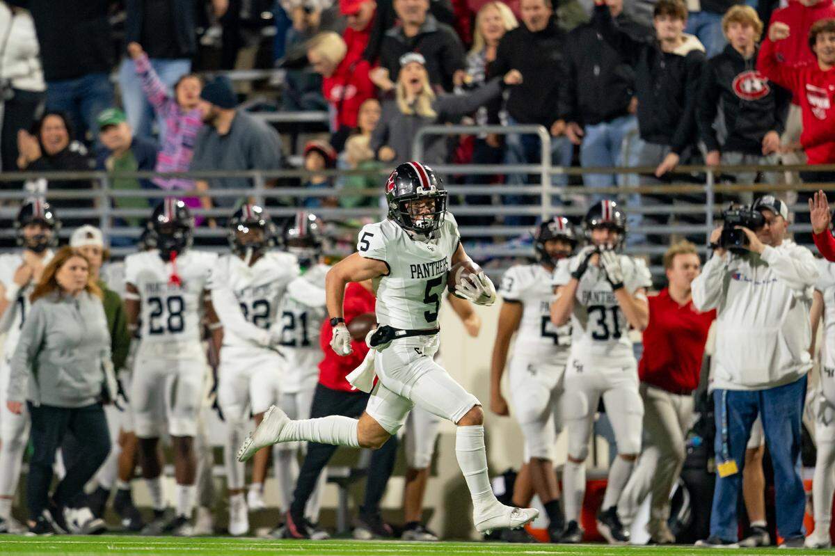 Colleyville Heritage wide receiver Hayden Golden makes a play against Colleyville Heritage in a regional round playoff game.