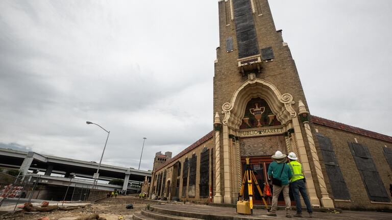 What’s being built on Henderson at I-30? We looked inside. (Hint: It includes restaurants)