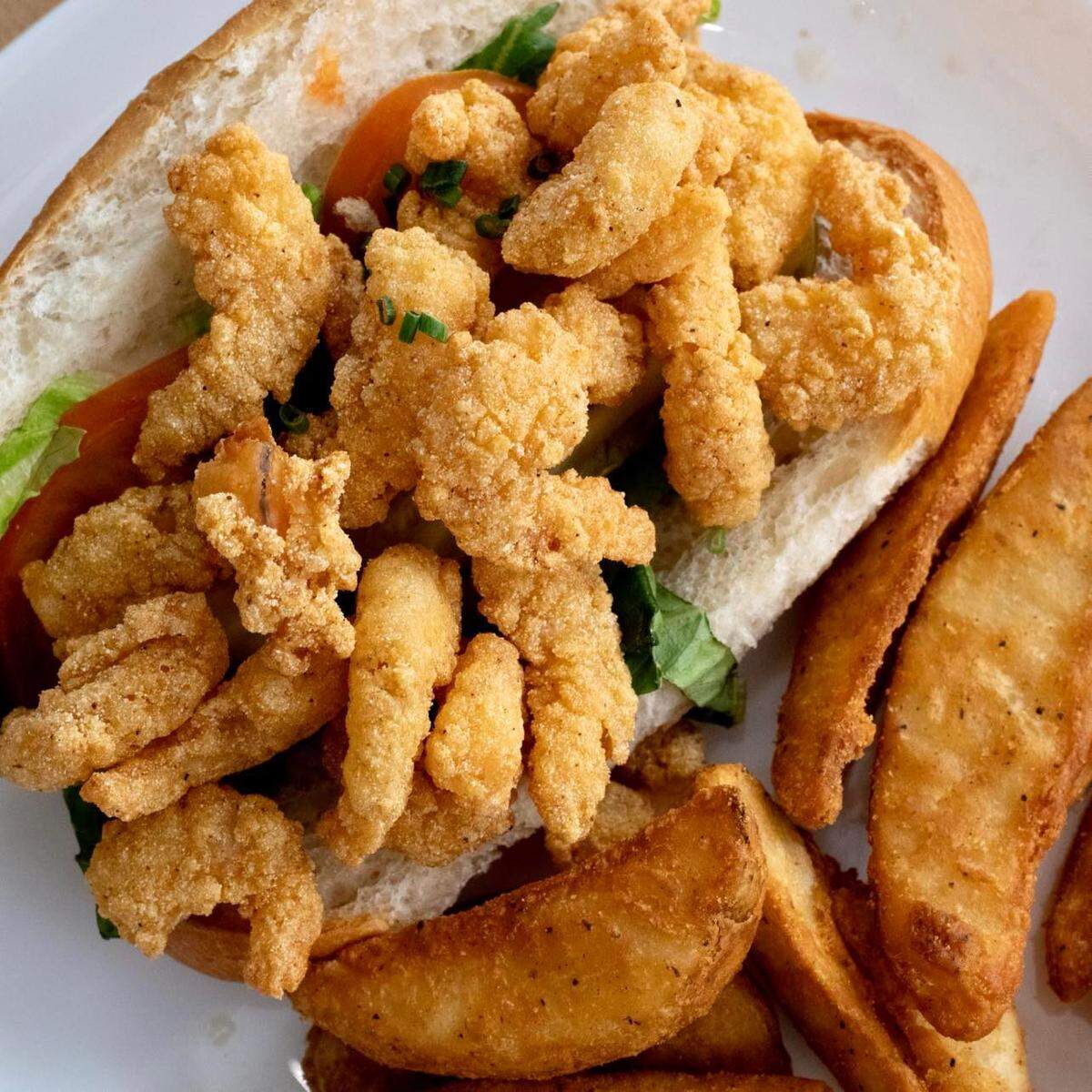 A shrimp po’boy at Neighbor’s House Grocery.