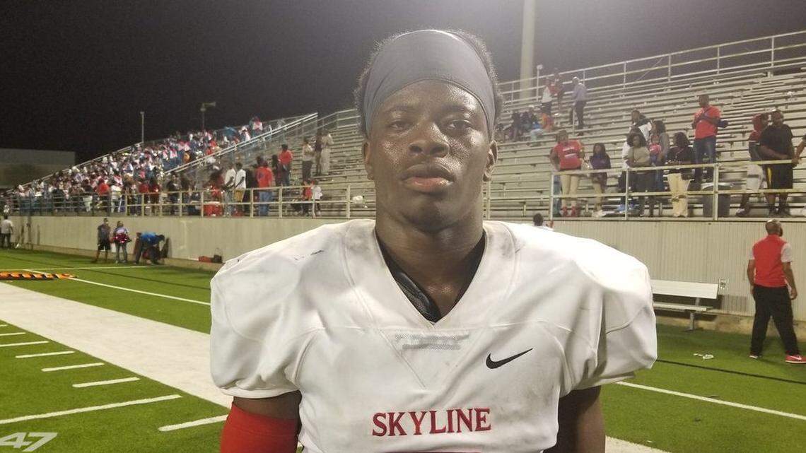 Dallas Skyline 2019 linebacker Kamryn Farrar is a committed to Colorado.