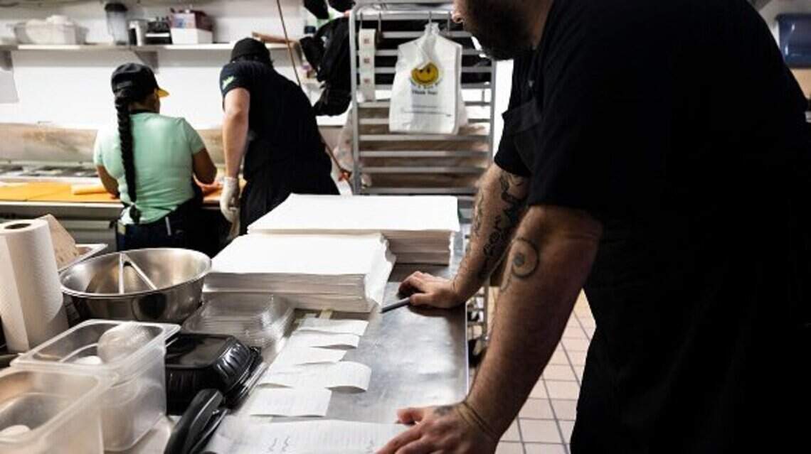Can Texas restaurants legally charge service fees? Here’s what the law says