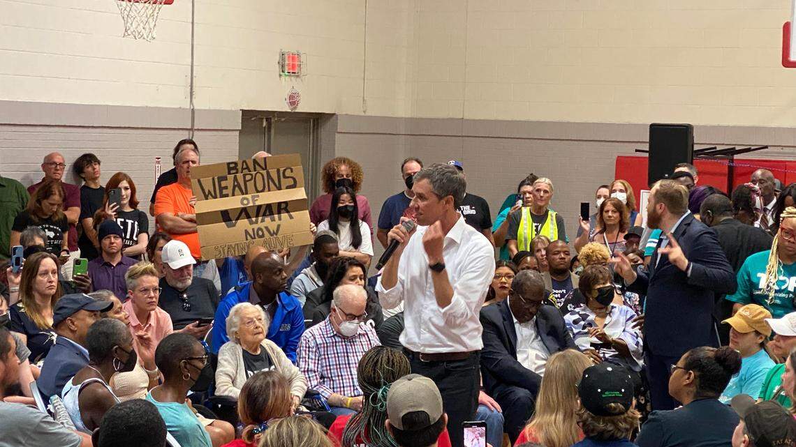 On Wednesday evening, Beto O’Rourke held his first town hall since the Uvalde mass shooting in a Dallas gymnasium.