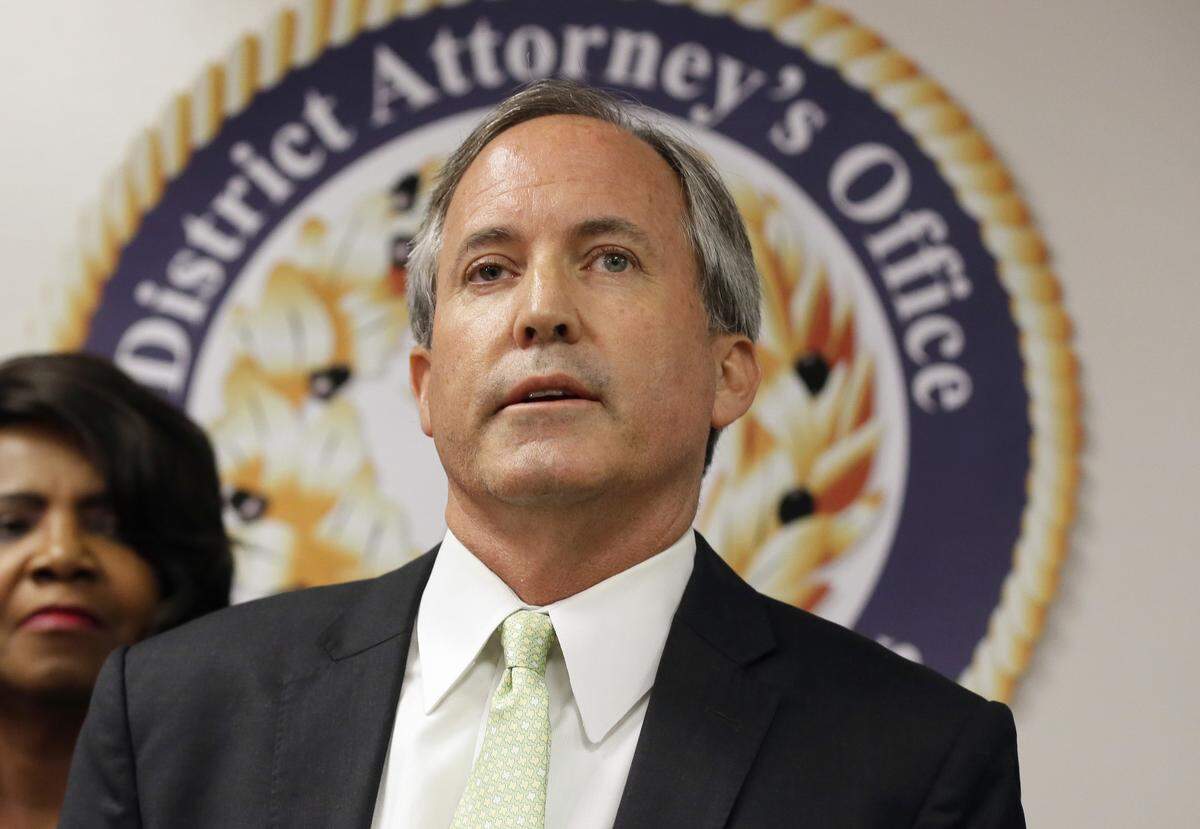 Texas Attorney General Ken Paxton speaks at a news conference in Dallas in 2017.