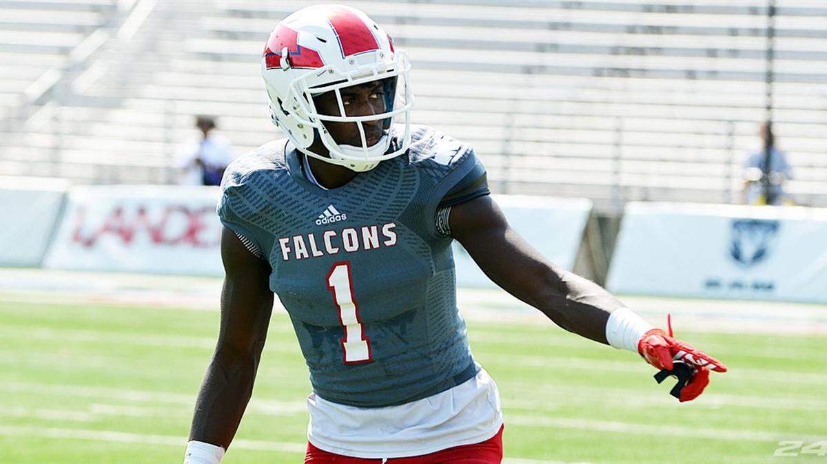 Four-star athlete Marquez Beason is one of the top players in the country with over 40 offers. He's committed to Illinois.