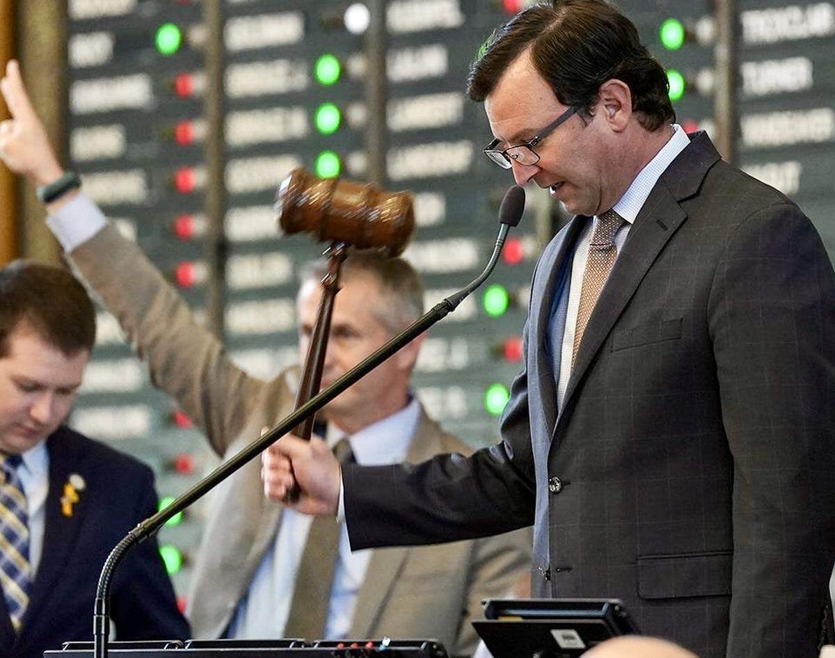 Rep. Craig Goldman, R-Fort Worth, bangs the gavel following an amendment vote on a bill in the Texas House of Representatives May 17, 2023.