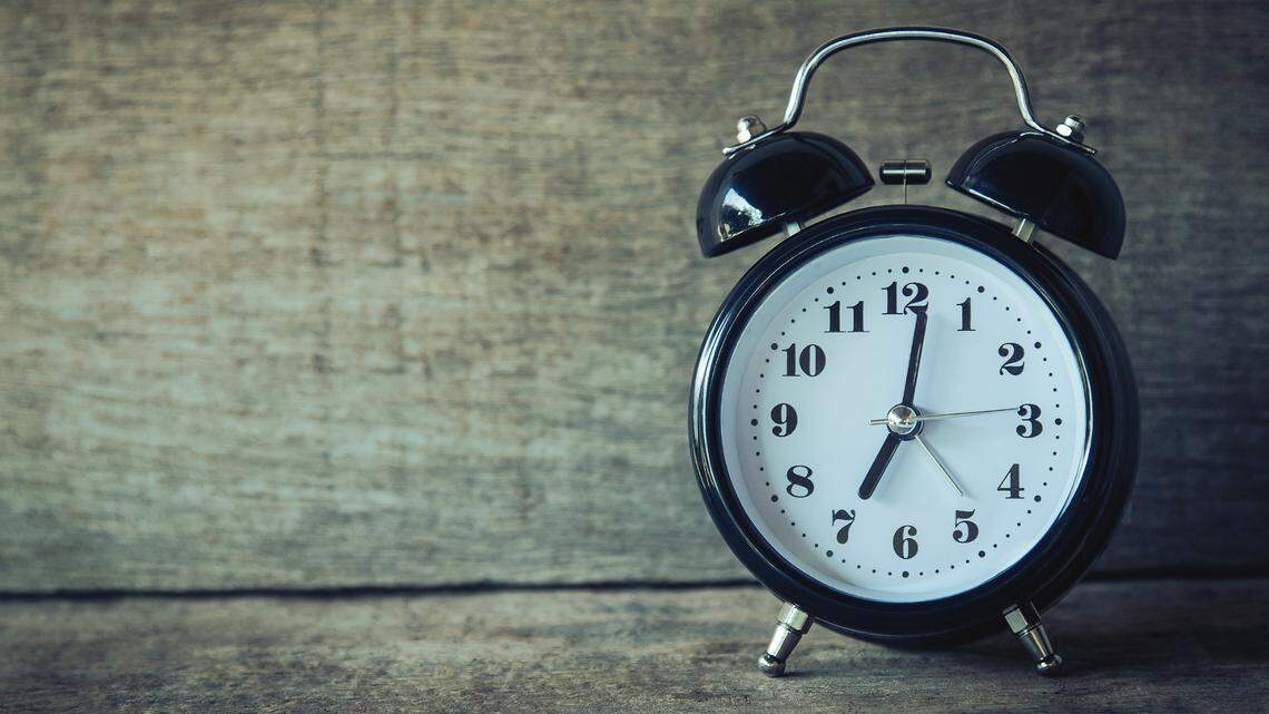 Daylight saving time ends soon in Illinois. Here’s how early it will start to get dark