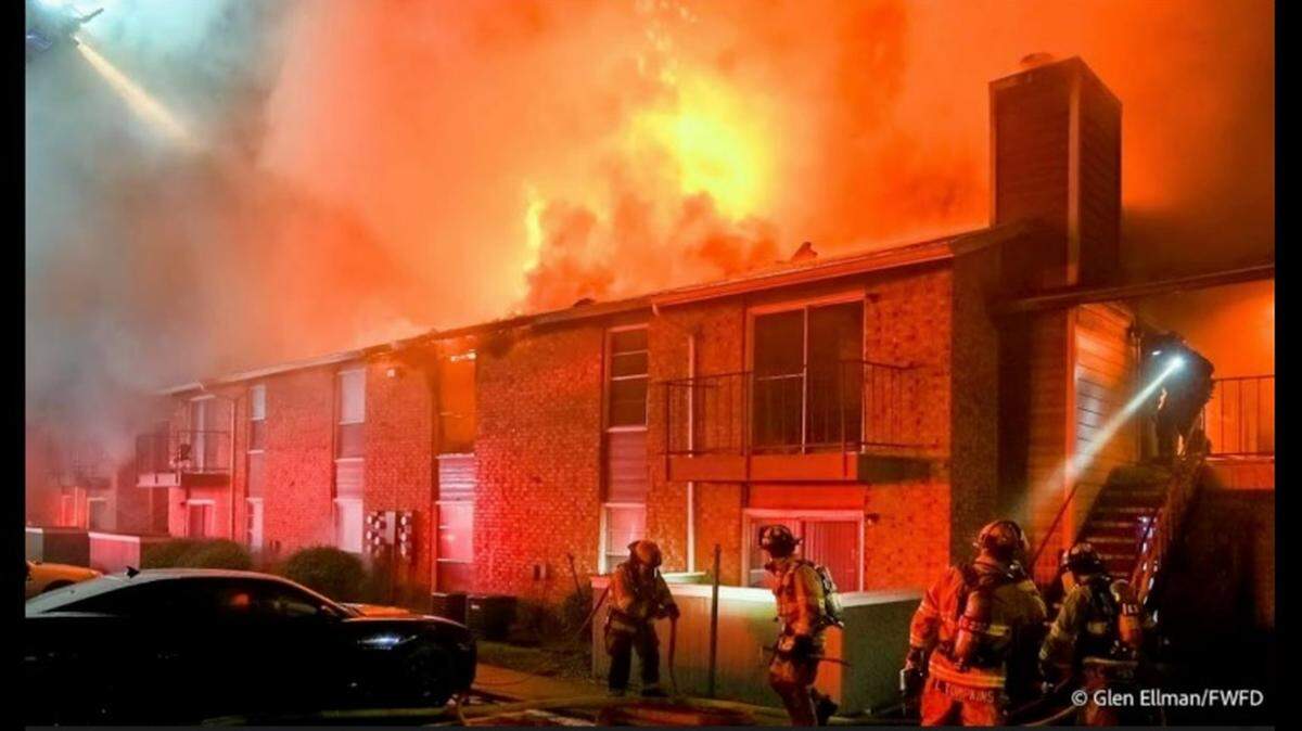 A fire caused heavy damage early Monday to an apartment building in west Fort Worth, authorities said.