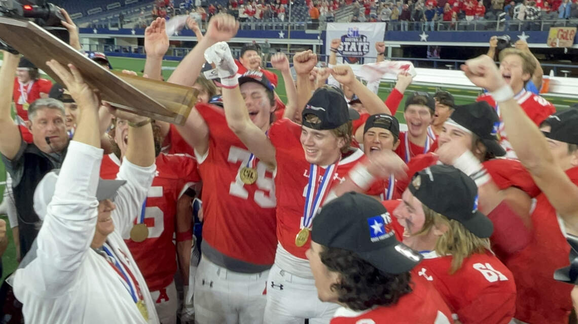 Albany rushing attack unstoppable as Lions stun Mart to win football state championship