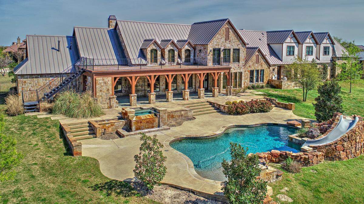 The home at 9572 Bella Terra Drive is open Sunday, June 2 from 2 to 4 p.m.