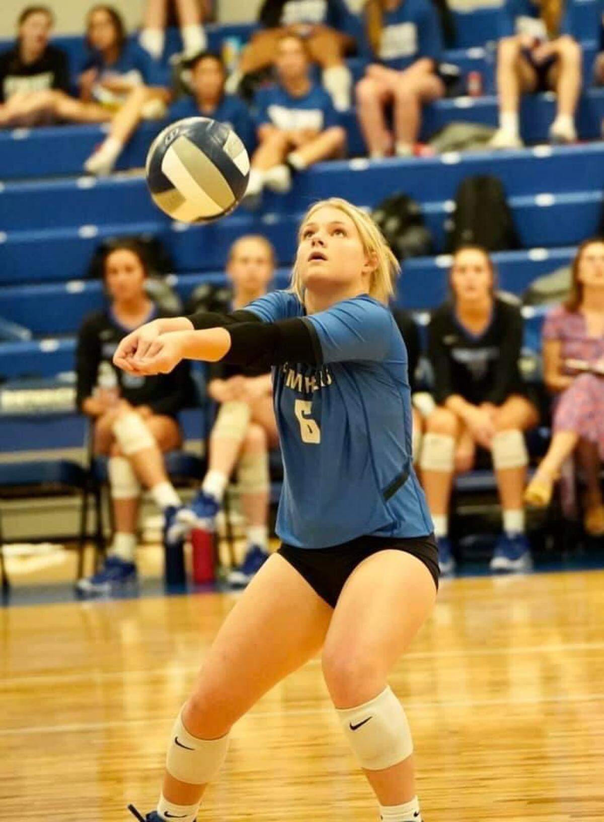 Midlothian libero Jenna McMichael (Heather McMichael)