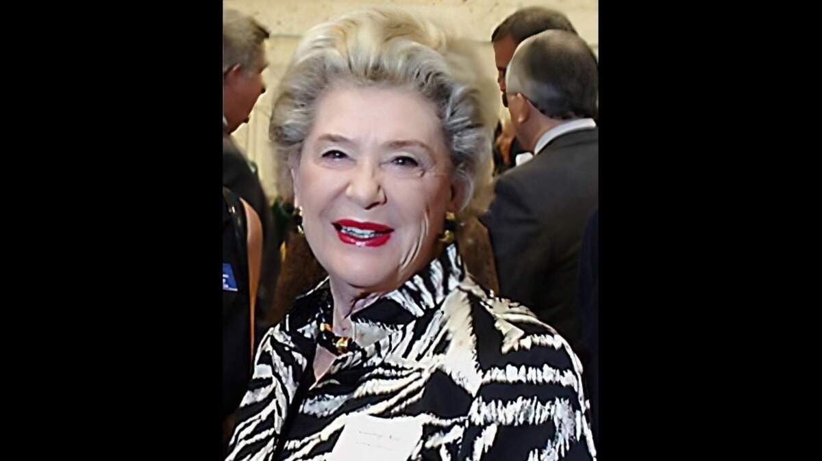 George Ann Carter Bahan, wife of Amon G. Carter Jr. and, after his death, Bill Bahan, died Thursday after complications from a broken hip. She was 95.