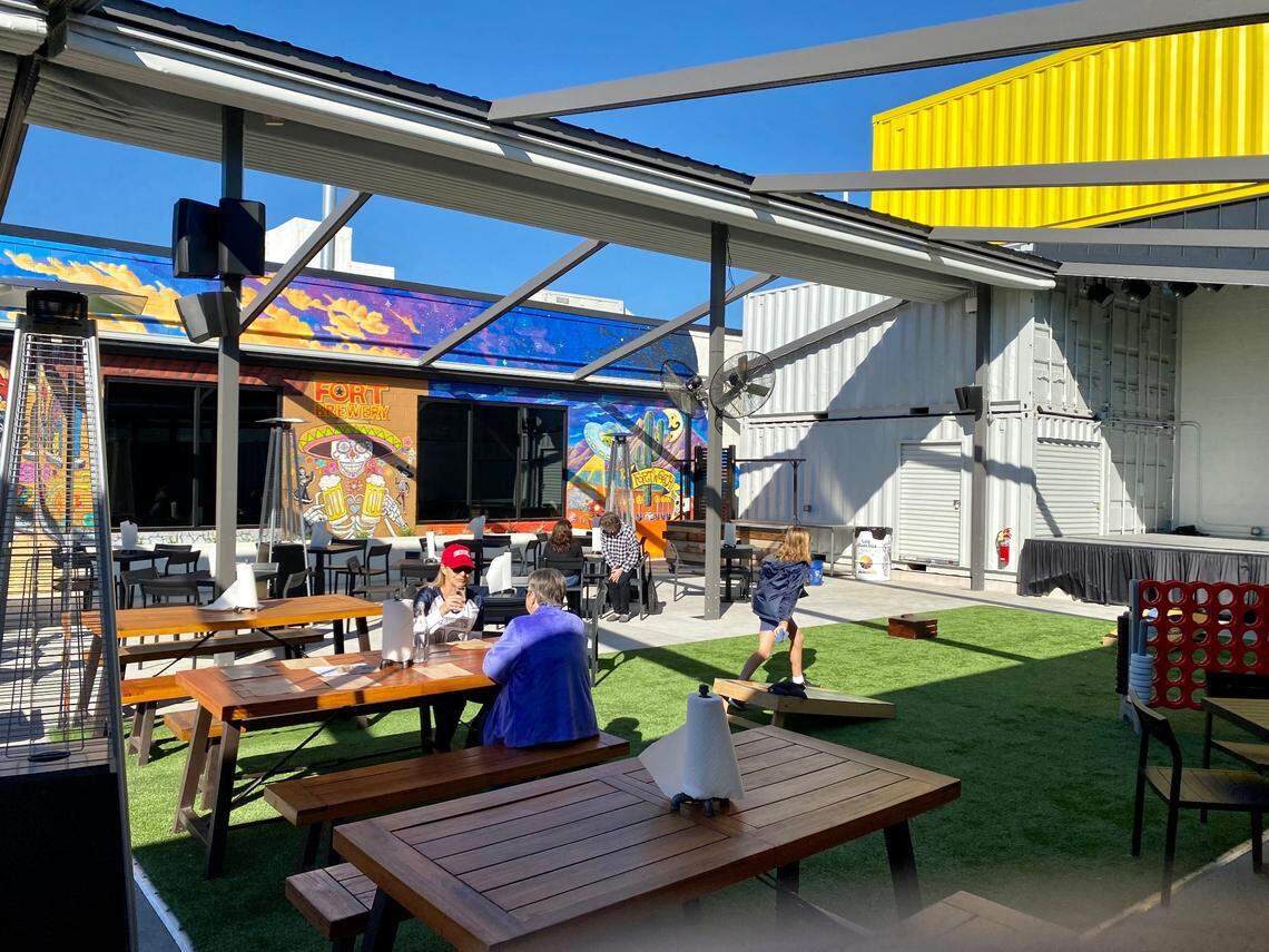 The patio at Fort Brewery & Pizza.