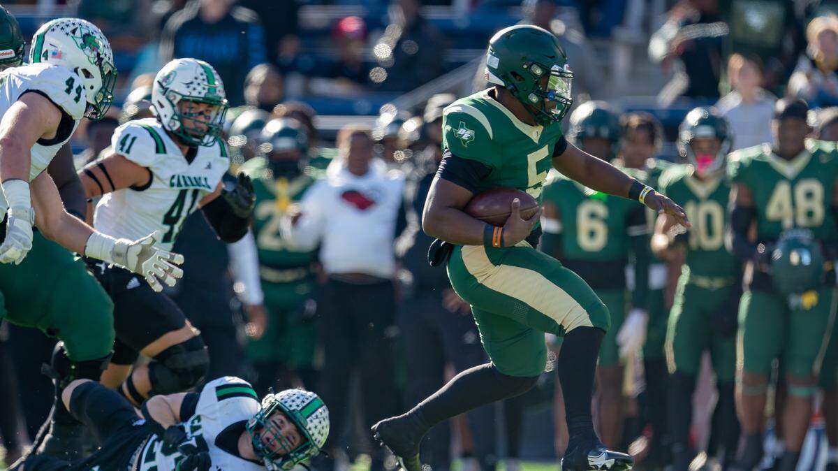 DeSoto and quarterback DJ Bailey will face Humble Summer Creek in the Class 6A D2 State Championship on Saturday at 7 p.m.