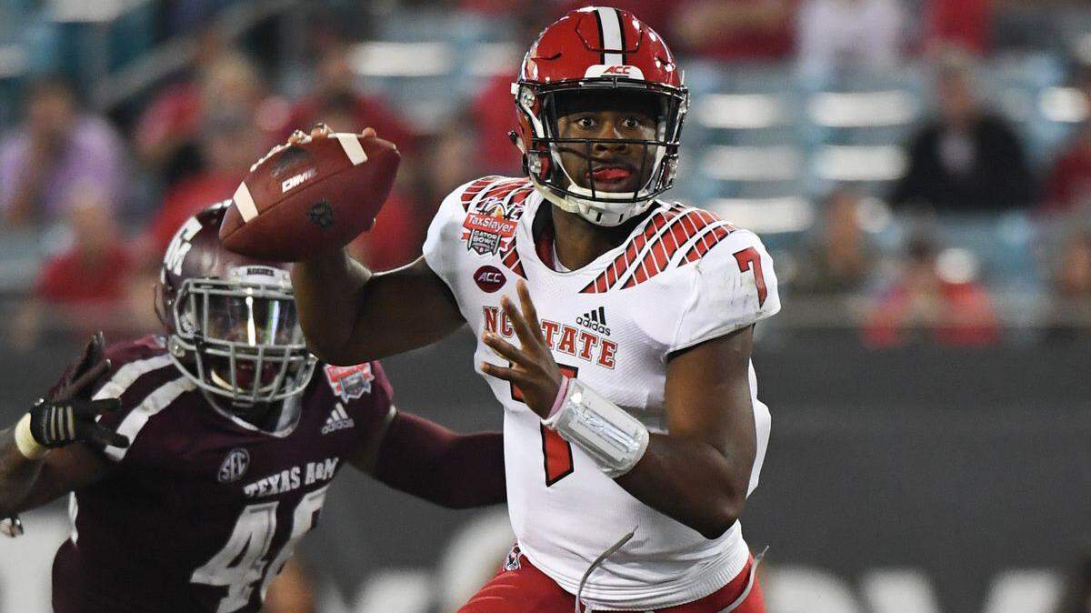 QB Matt McKay, who started in college North Carolina State before finishing at Elon, has been invited to tryout at Cowboys rookie minicamp.