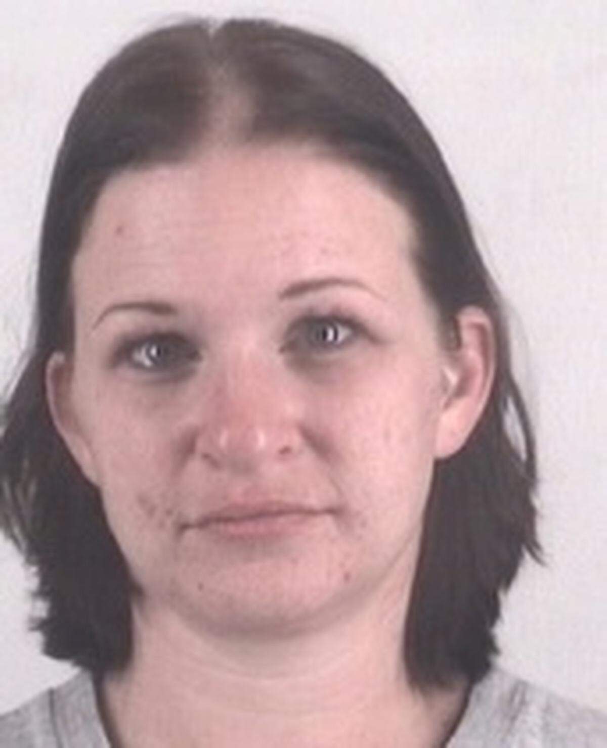 Amber Danne Moore, 33, of Fort Worth