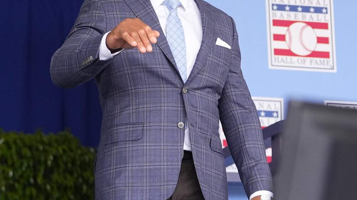 Texas Rangers unveil statue immortalizing Hall of Famer Adrian Beltré